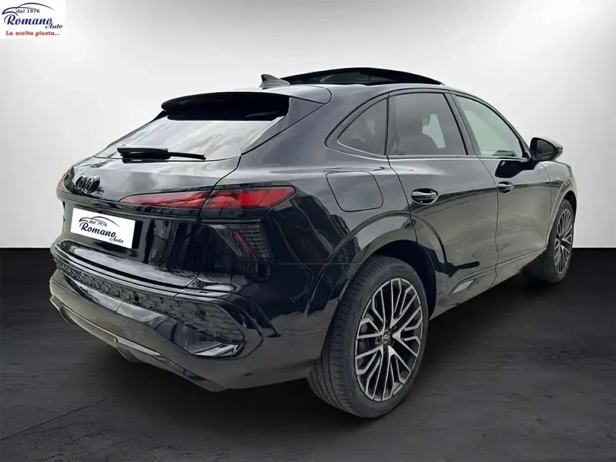 Nuova Audi Q3 S-Line 151 CV (111 kW) 2026 Nero mytos SUV