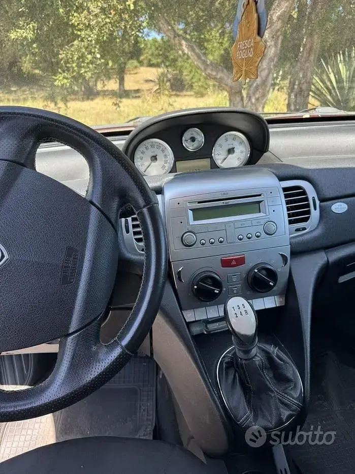 Usata Lancia Ypsilon 69 CV (50 kW) 2011 Bianco Utilitaria