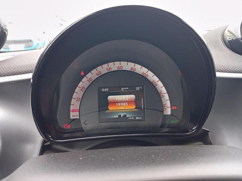 Usata Smart ForFour Electric Drive Passion 60 kW (82 CV) 2020 Nero Utilitaria