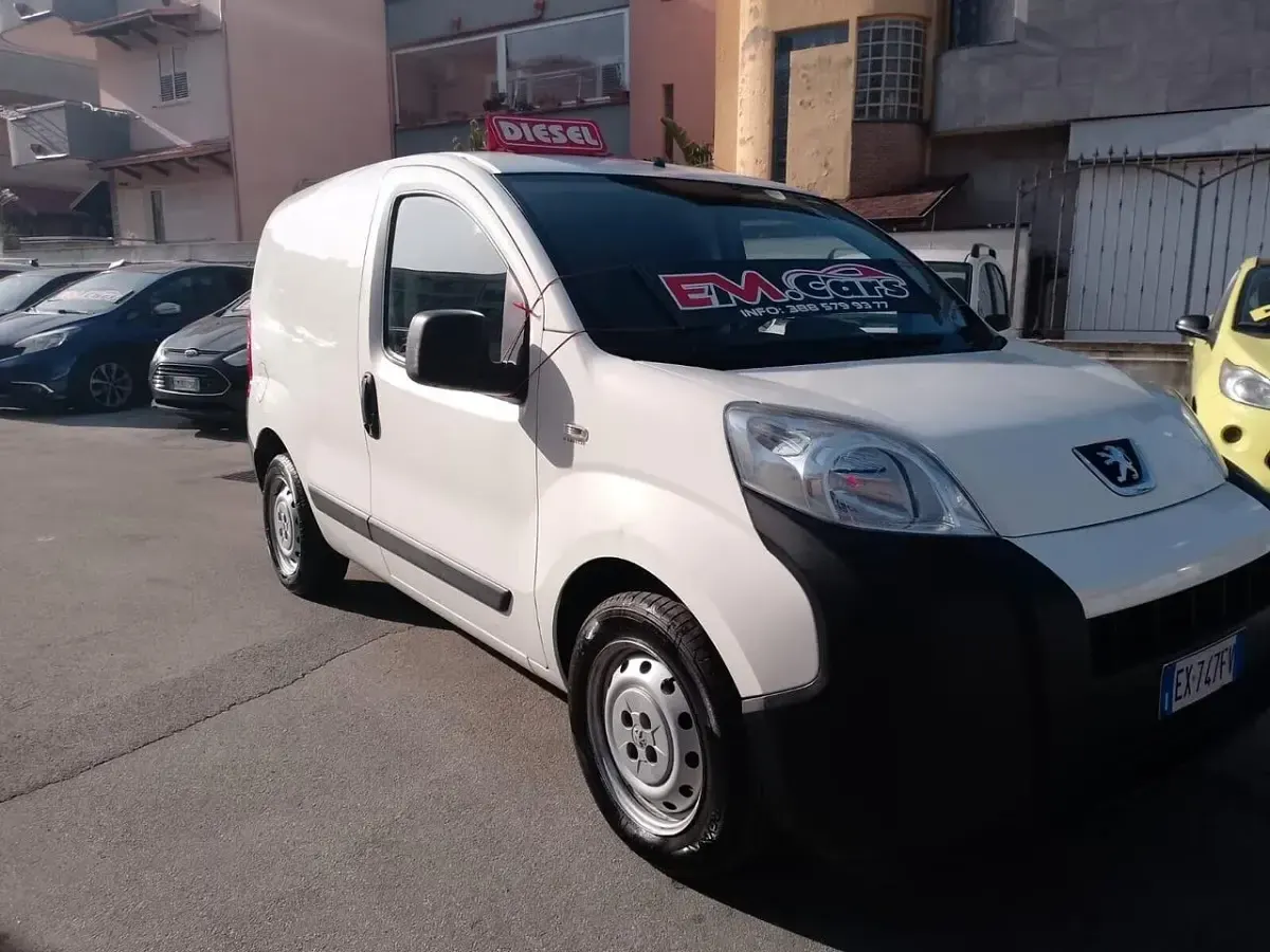 Usata Peugeot Bipper 75 CV (55 kW) 2014 Bianco Monovolume