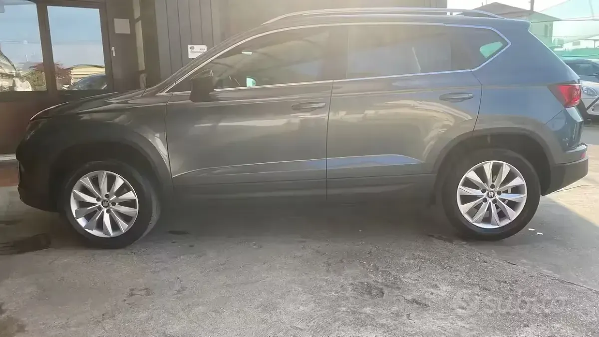Usata Seat Ateca 4Drive 150 CV (110 kW) 2017 Grigio SUV