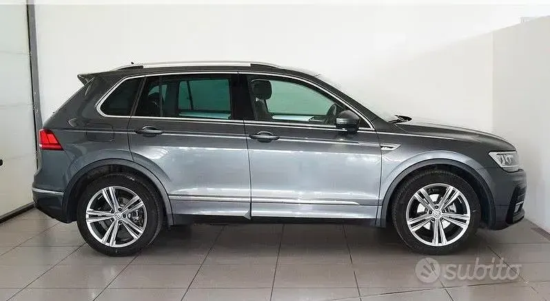Usata VW Tiguan R-line 116 CV (85 kW) 2018 Marrone SUV