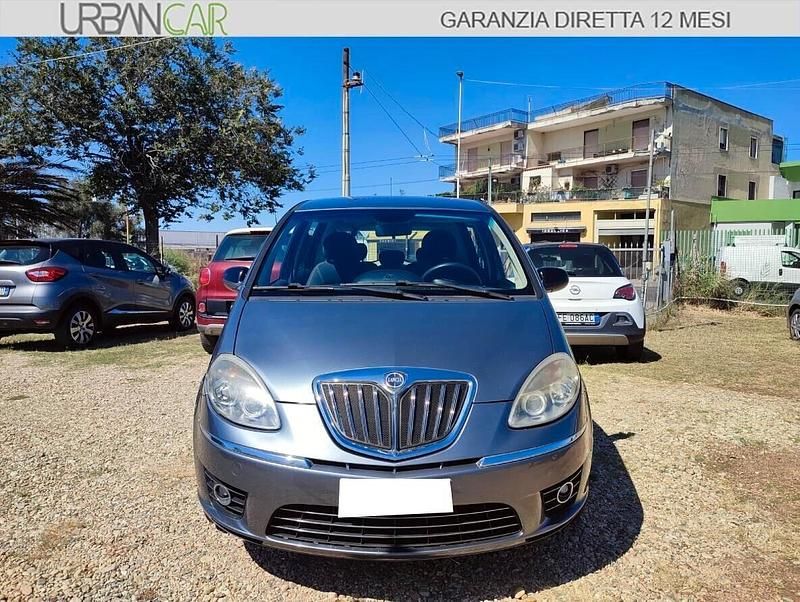 Usata Lancia Musa 95 CV (69 kW) 2012 Grigio Monovolume