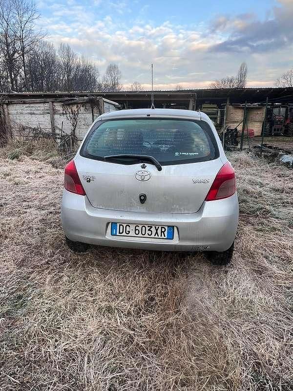 Usata Toyota Yaris Sol 65 CV (47 kW) 2007 Utilitaria