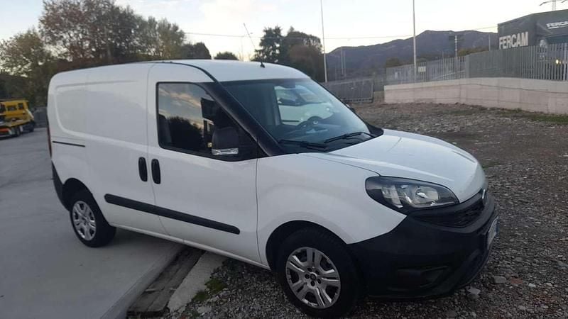 Bianco Usata 2020 Fiat Doblò Monovolume | 7500 € (Super prezzo) - Immagine 1/3