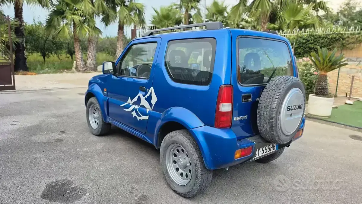 Usata Suzuki Jimny 86 CV (63 kW) 2010 Bluazzurro SUV