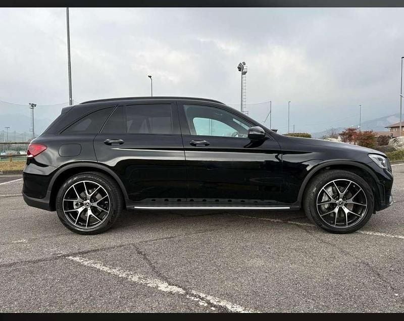 Usata Mercedes GLC300e Premium Plus 258 CV (189 kW) 2020 Nero SUV