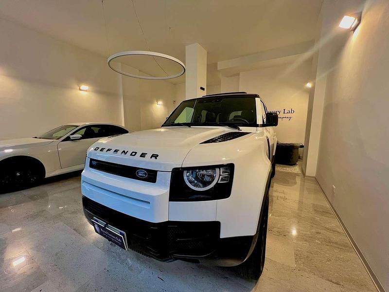 Usata Land Rover Defender SE Dynamic 200 CV (147 kW) 2023 Fuji white SUV