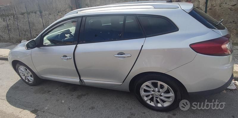 Usata Renault Mégane GrandTour 110 CV (80 kW) 2013 Grigio Station wagon