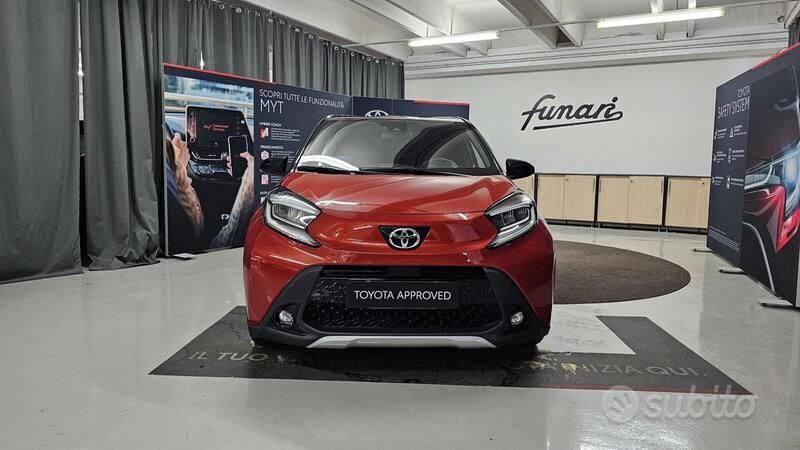 Usata Toyota Aygo X Lounge 72 CV (52 kW) 2024 Arancione SUV