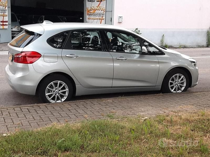 Usata BMW 216 Active Tourer Luxury Line 115 CV (84 kW) 2018 Grigio Monovolume
