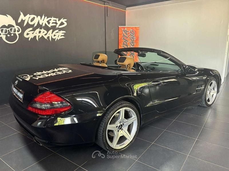Usata Mercedes SL350 AMG 315 CV (231 kW) 2009 Nero Cabrio