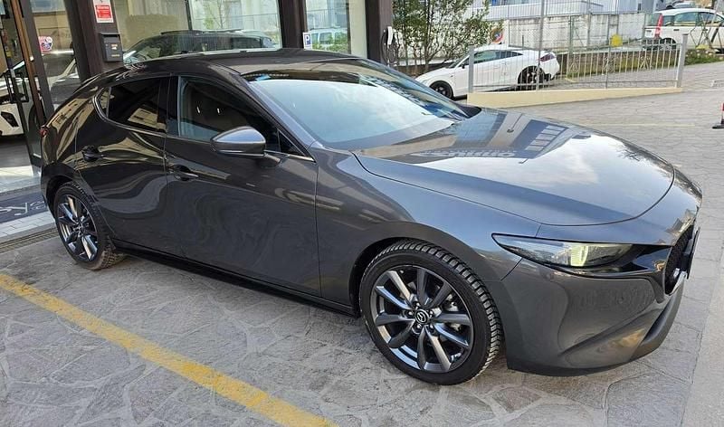 Usata Mazda 3 Exclusive 186 CV (136 kW) 2021 Grigio met. Berlina