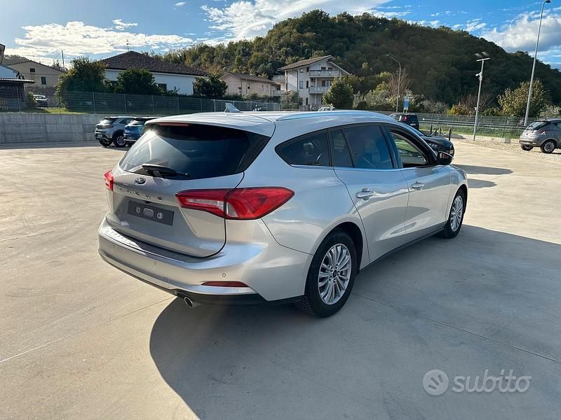 Usata Ford Focus Titanium 120 CV (88 kW) 2019 Argento Station wagon