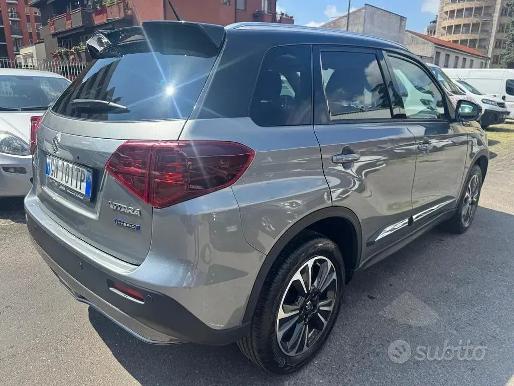 Usata Suzuki Vitara 102 CV (75 kW) 2023 Grigio SUV