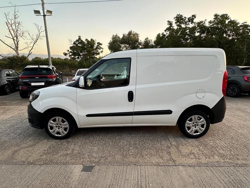 Usata Fiat Doblò 95 CV (69 kW) 2019 Bianco Monovolume