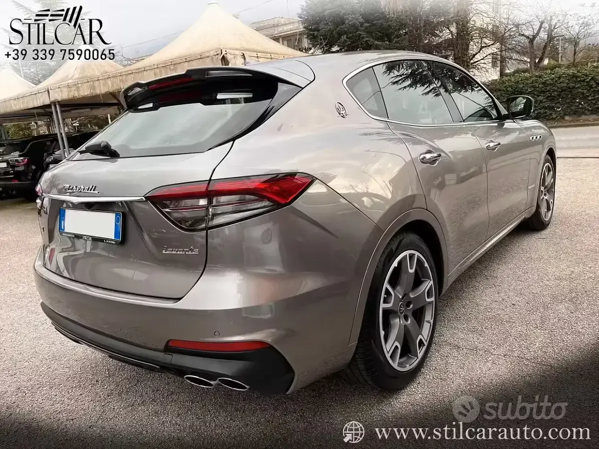 Usata Maserati Levante 350 CV (257 kW) 2021 Grigio SUV