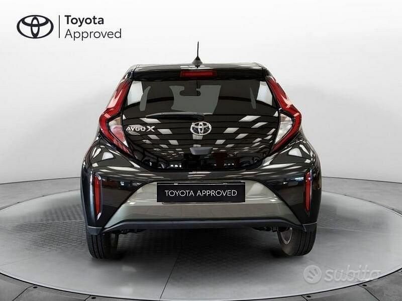 Usata Toyota Aygo X Trend 72 CV (52 kW) 2023 Verde SUV