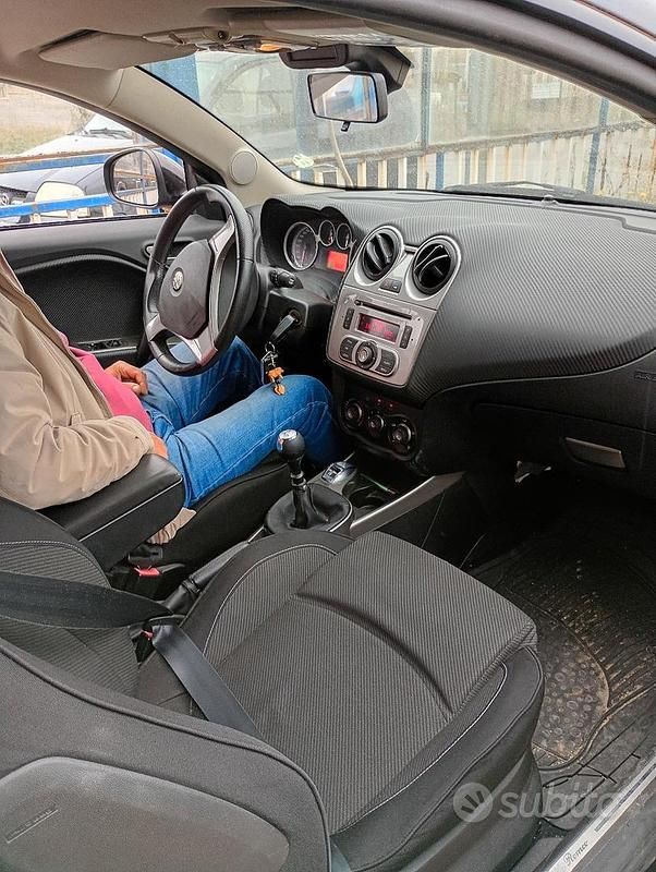Nero Usata 2010 Alfa Romeo MiTo Due volumi | 3800 € - Immagine 1/4