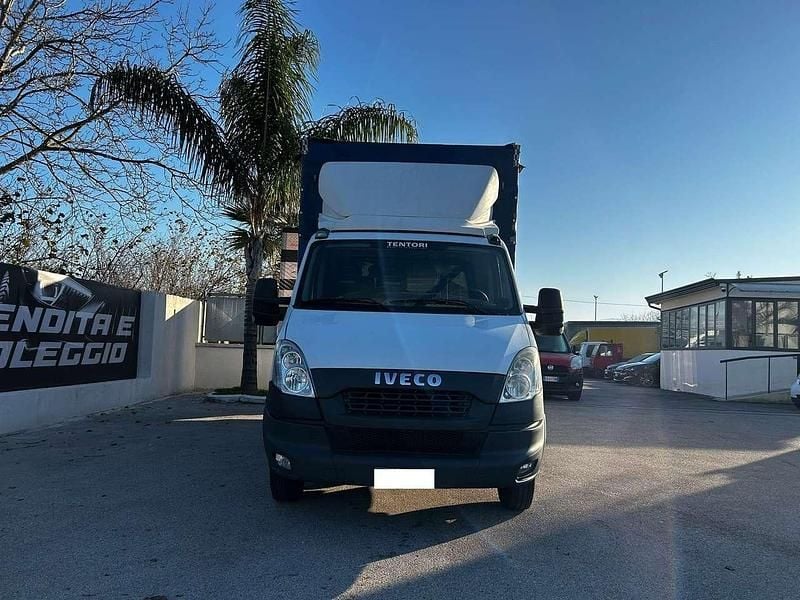 Usata Iveco Daily 126 CV (92 kW) 2014 Bianco Monovolume