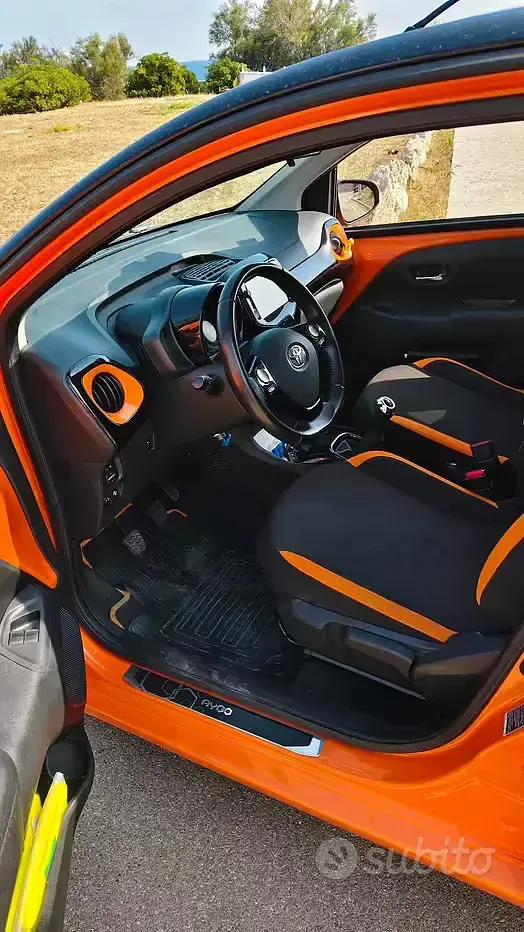 Usata Toyota Aygo X-cite 72 CV (52 kW) 2019 Arancione Utilitaria
