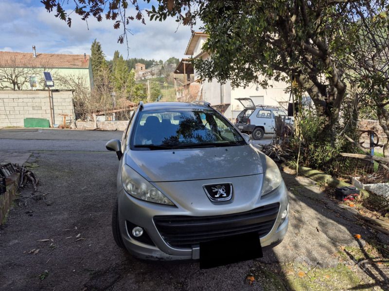 Grigio Usata 2009 Peugeot 207 Station wagon | 3500 € (Buon prezzo) - Immagine 1/4