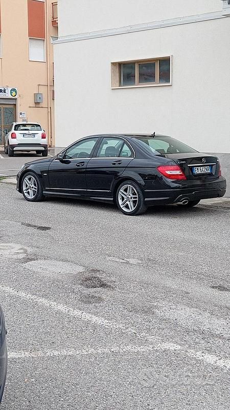 Usata Mercedes C200 136 CV (100 kW) 2012 Nero Berlina