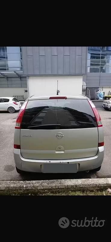 Usata Opel Meriva 90 CV (66 kW) 2005 Grigio Monovolume