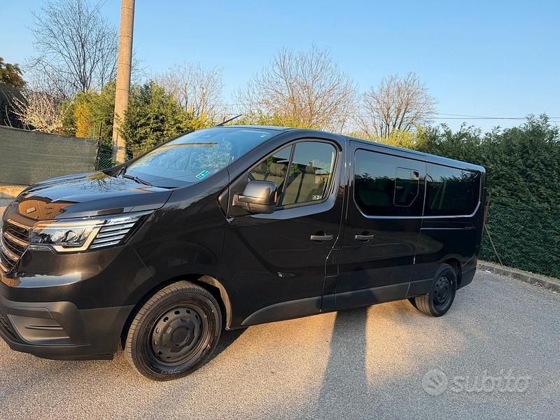 Usata Renault Trafic 150 CV (110 kW) 2024 Nero Monovolume