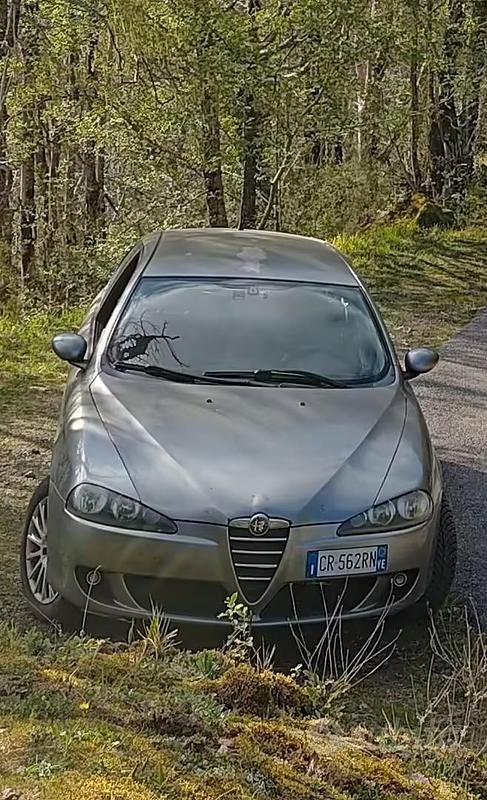 Usata Alfa Romeo 147 2003 Grigio Utilitaria