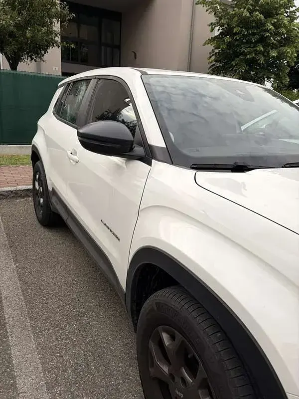 Usata Jeep Avenger Longitude 101 CV (74 kW) 2025 Bianco SUV