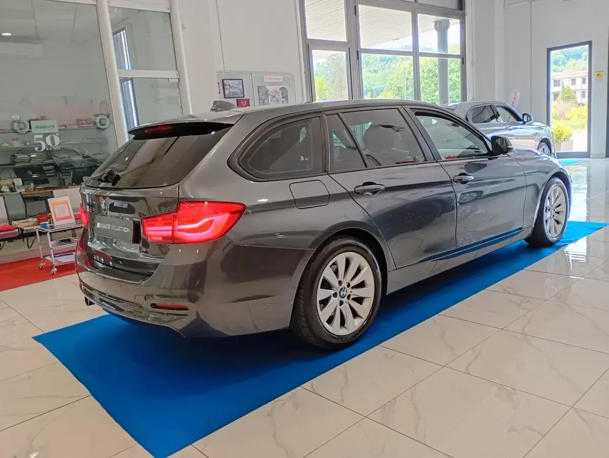 Usata BMW 318 Sport Line 149 CV (109 kW) 2016 Grigio Station wagon
