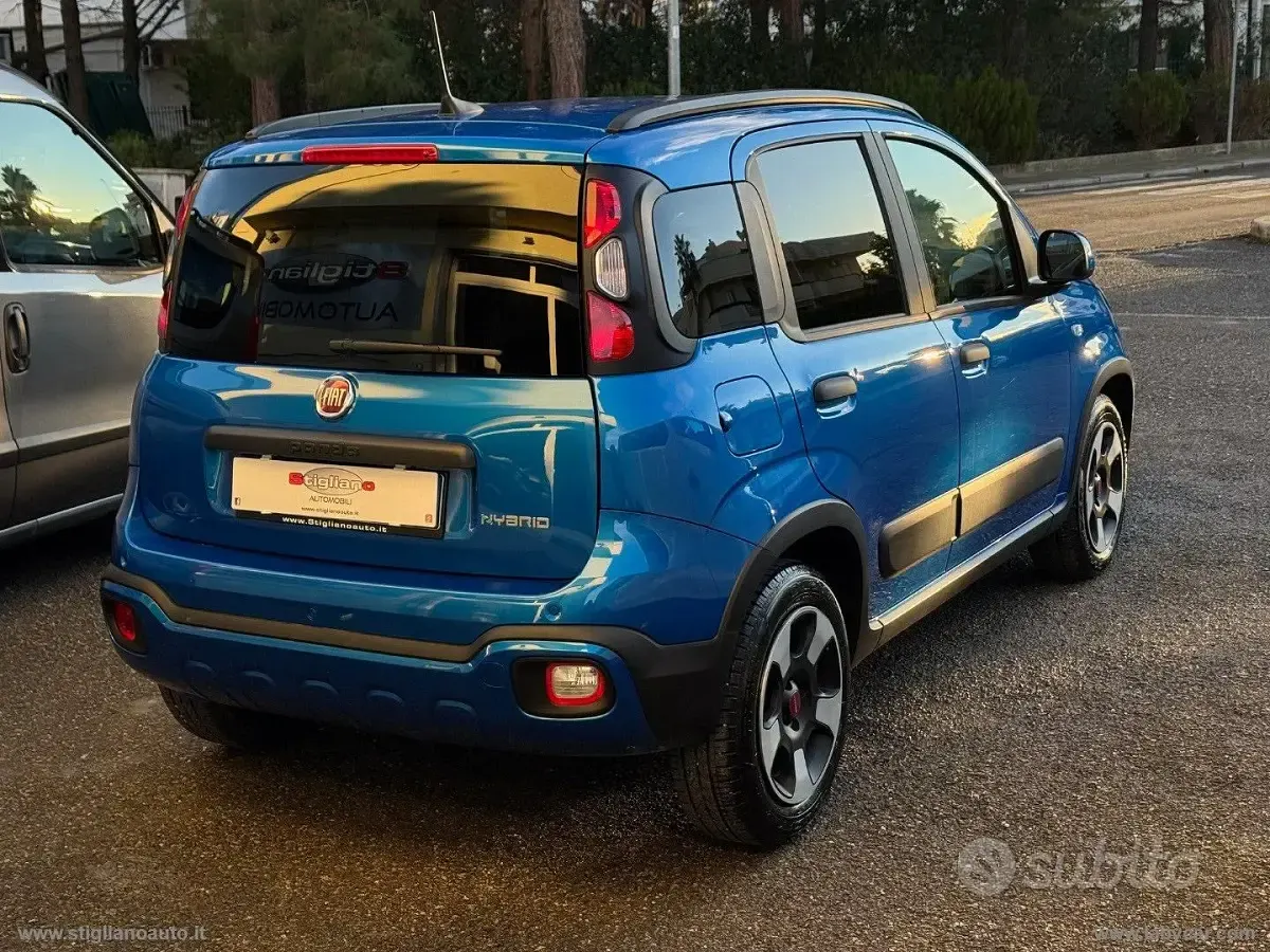 Usata Fiat Panda Cross Cross 69 CV (50 kW) 2024 Blu/azzurro Utilitaria