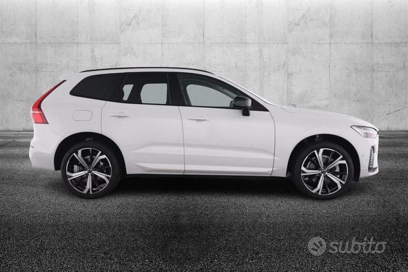 Usata Volvo XC60 Plus 197 CV (144 kW) 2023 Bianco metallizzato SUV