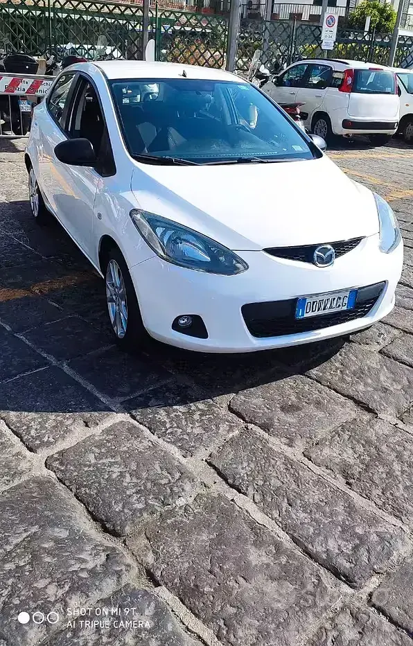 Usata Mazda 2 75 CV (55 kW) 2009 Bianco Berlina