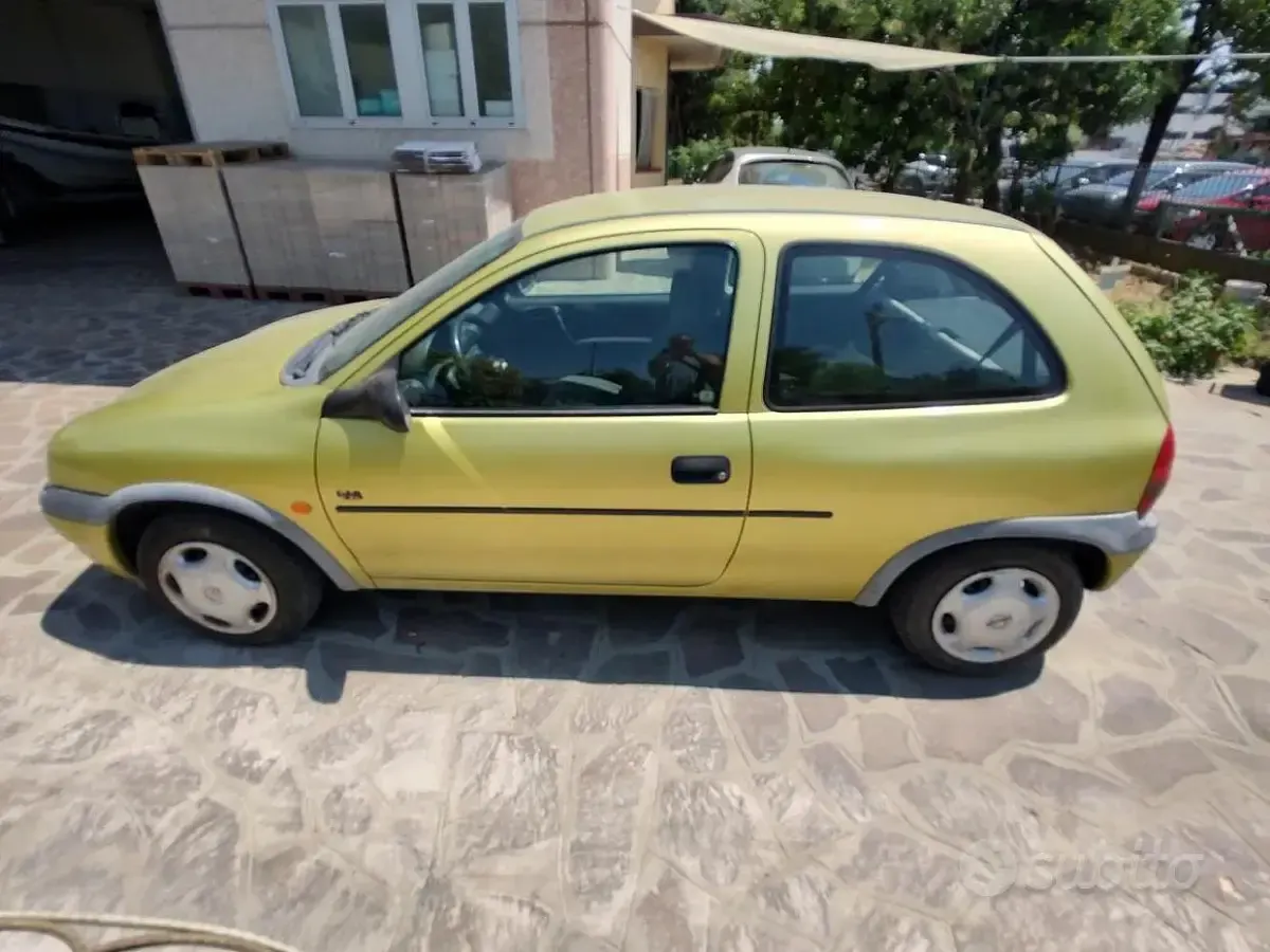 Usata Opel Corsa 54 CV (39 kW) 1997 Giallo Utilitaria
