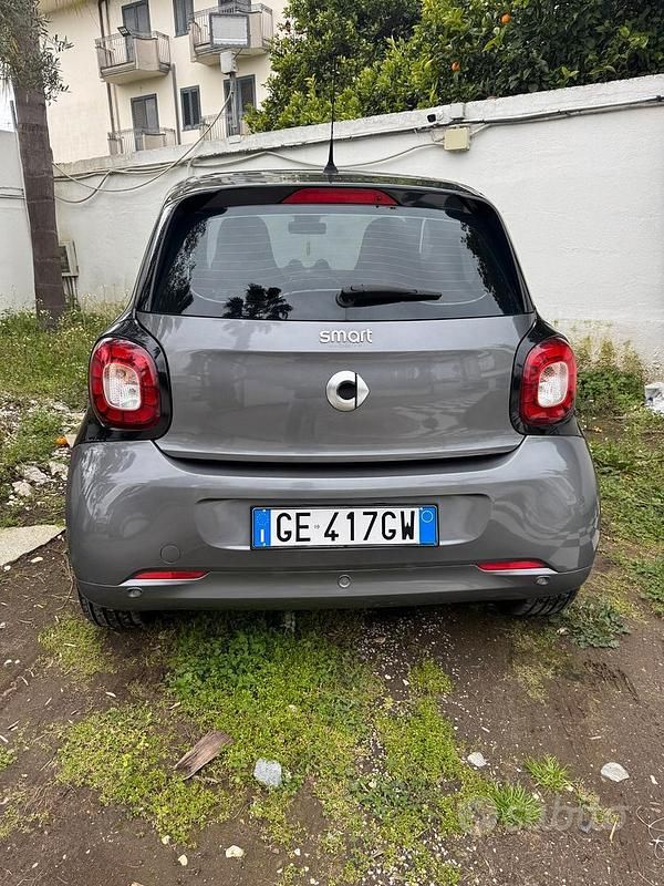 Usata Smart ForFour Passion 71 CV (52 kW) 2016 Grigio Utilitaria