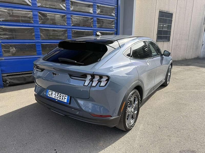 Usata Ford Mustang Mach-E 100 kW (136 CV) 2023 Vapor blue metallic SUV