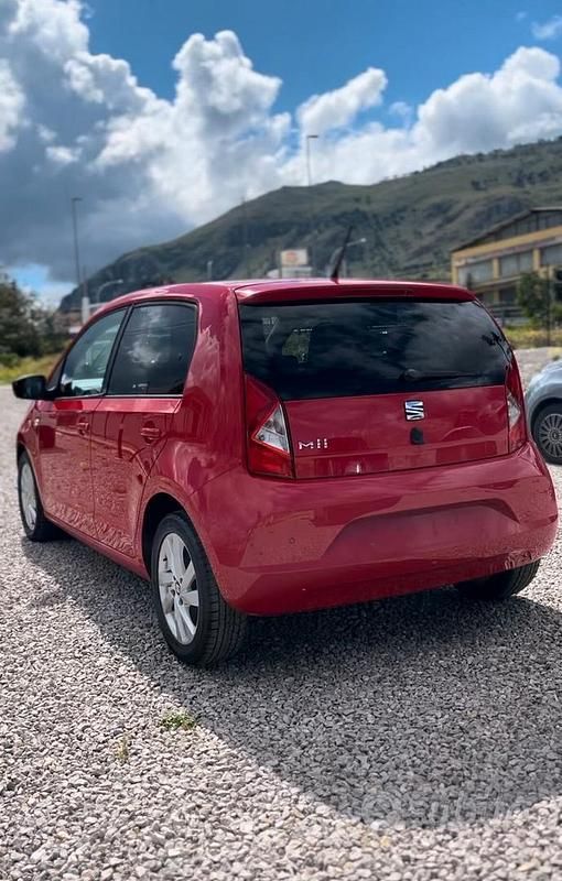 Usata Seat Mii Chic 75 CV (55 kW) 2015 Rosso Utilitaria