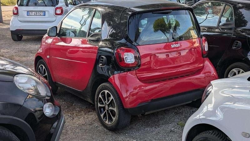 Begagnad Smart ForTwo Coupé 71 HK (52 kW) 2016 Röd Halvkombi