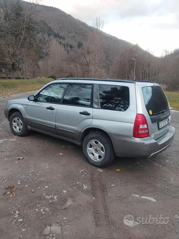 Usata Subaru Forester 2003 Grigio SUV