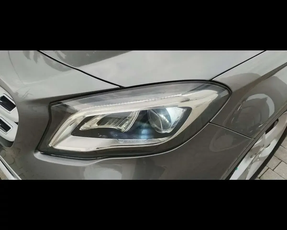 Gebraucht Mercedes GLA220 177 PS (130 kW) 2017 Grau SUV