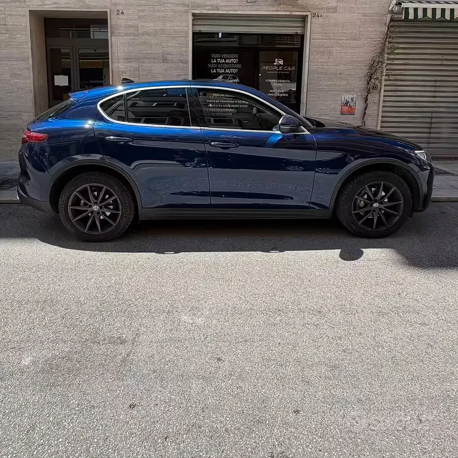 Usado Alfa Romeo Stelvio Ti 210 CV (154 kW) 2019 Azul SUV