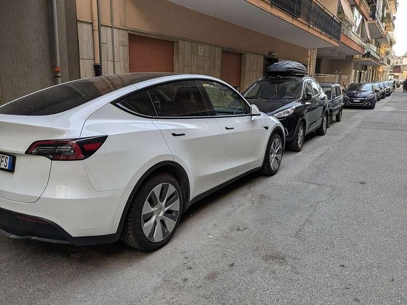 Usata Tesla Model Y RWD 88 kW (120 CV) 2022 Bianco SUV