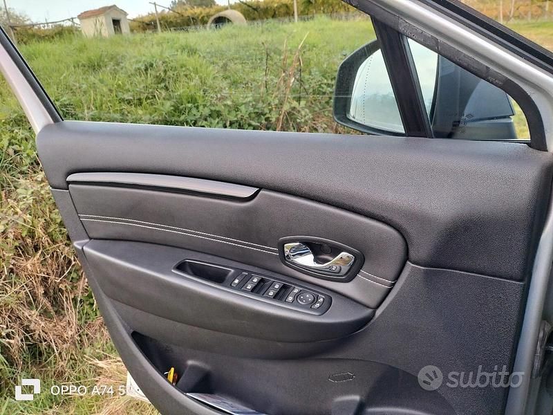 Usata Renault Scénic III Luxe 110 CV (80 kW) 2012 Grigio Monovolume