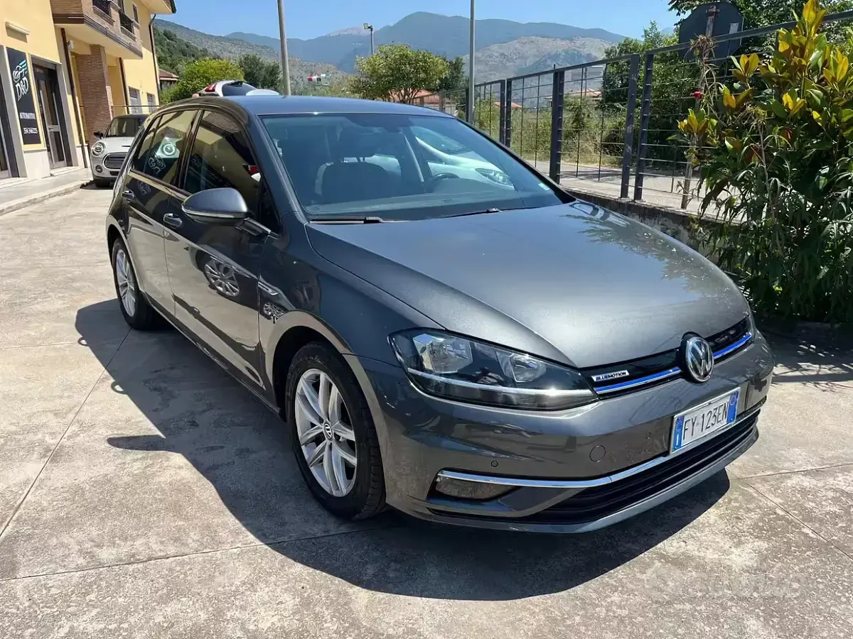 Usata VW Golf VII Executive 130 CV (95 kW) 2019 Grigio Berlina