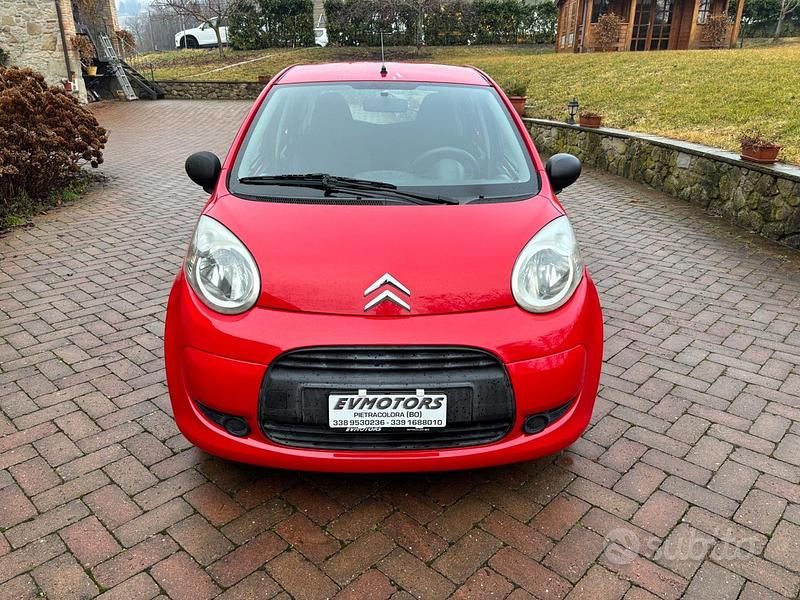 Rosso Usata 2009 Citroën C1 Due volumi | 3500 € (Buon prezzo) - Immagine 1/4