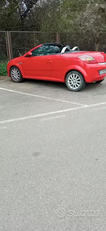 Occasion Opel Tigra 90 ch (66 kW) 2007 Rouge Cabriolet
