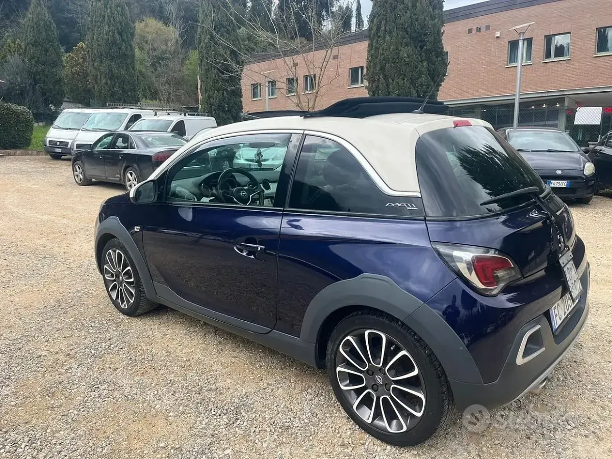Usata Opel Adam 70 CV (51 kW) 2016 Blu Utilitaria