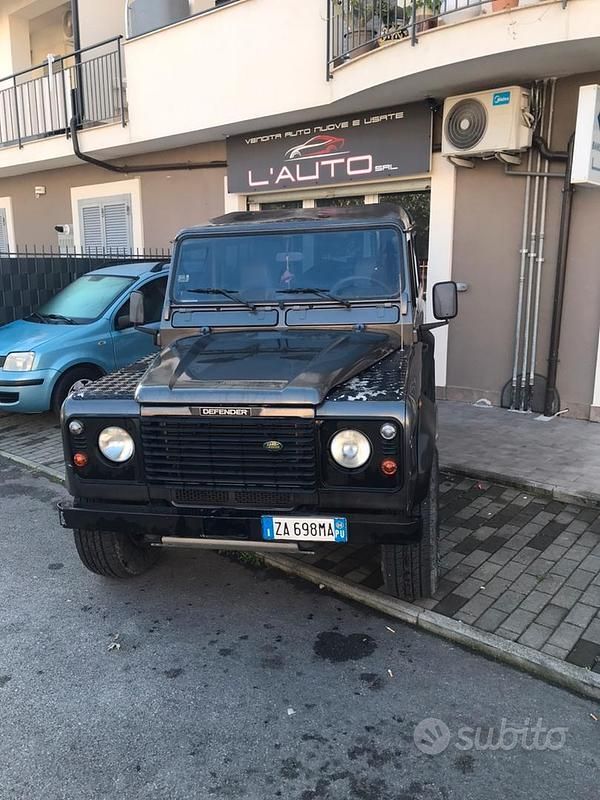 Grigio Usata 2004 Land Rover Defender SUV | 17.800 € - Immagine 1/4